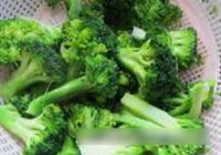 虾干素鸡炒绿花菜的做法 步骤6