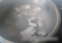 板栗烧寸排的做法 步骤2
