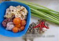 农家酸辣鸡杂的做法 步骤1