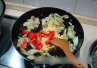 肉片鸡蛋炒西芹的做法 步骤8