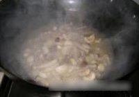 菌菇荷兰豆的做法 步骤3