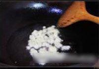 蒜香豆角的做法 步骤2