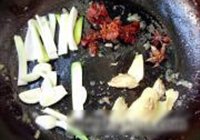 烧鲅鱼的做法 步骤4