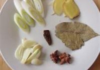 冰糖肘子的做法 步骤2