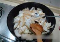 香菇肉片烧白菜的做法 步骤8