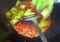 热窝儿鸡的做法 步骤7