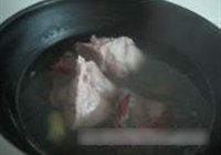 猪肉炖粉条的做法 步骤4