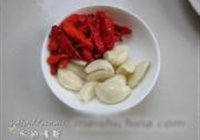 包菜腊肉干锅的做法 步骤5