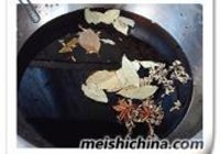 五香卤蛋的做法 步骤4