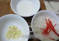 糖醋鲈鱼的做法 步骤3