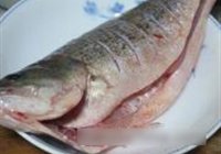 糖醋鲈鱼的做法 步骤1