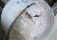 糖醋鲈鱼的做法 步骤4