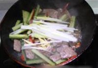 黄瓜爆炒猪肝的做法 步骤7