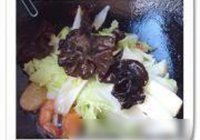 虾炒娃娃菜的做法 步骤5