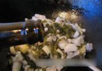 咸菜炒墨鱼的做法 步骤8