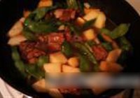 排骨豆角炖土豆的做法 步骤3
