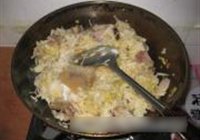 冻豆腐炖酸菜的做法 步骤6