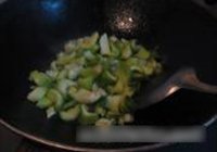 山药菜梗的做法 步骤3