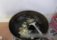 冻豆腐炖酸菜的做法 步骤4