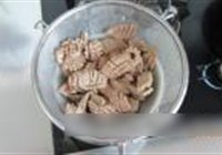 荸荠炒腰花的做法 步骤9