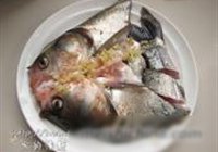 双椒鱼头的做法 步骤6