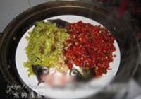 双椒鱼头的做法 步骤8