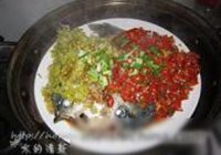 双椒鱼头的做法 步骤9