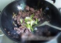 牛肉炒花菜的做法 步骤6