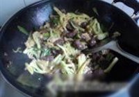 牛肉炒花菜的做法 步骤10
