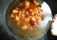 梅菜芋头红烧肉的做法 步骤6