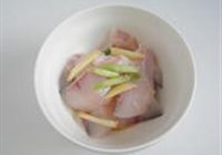 蚝油鱼片的做法 步骤3
