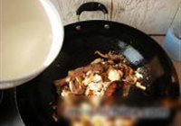 笋干焖鸭的做法 步骤10