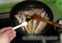 炖红线鱼的做法 步骤5