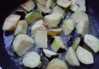 肉丸茄子煲的做法 步骤6