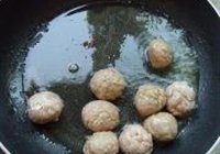 肉丸茄子煲的做法 步骤7