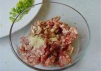 肉丸茄子煲的做法 步骤3