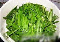 韭菜炒猪血的做法 步骤1