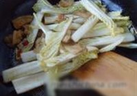 干锅娃娃菜的做法 步骤5
