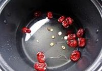 枣香红糖糯米藕的做法 步骤3