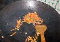 白菜炒腊肠的做法 步骤6