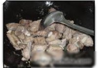排骨烧土豆的做法 步骤5