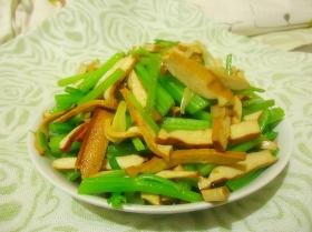 西芹炒豆干
