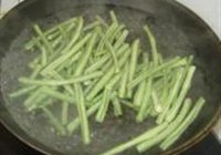 麻汁豆角的做法 步骤3