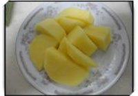 乱炖花椰菜的做法 步骤3