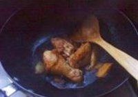 白菜粉皮炖鸡的做法 步骤5