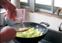 素炒西葫芦的做法 步骤7