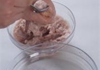 手工鲅鱼丸的做法 步骤5