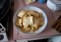 蒜苗炒豆腐的做法 步骤3
