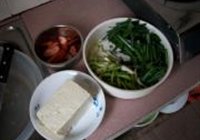 蒜苗炒豆腐的做法 步骤1