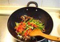溜干煎肥肠的做法 步骤10